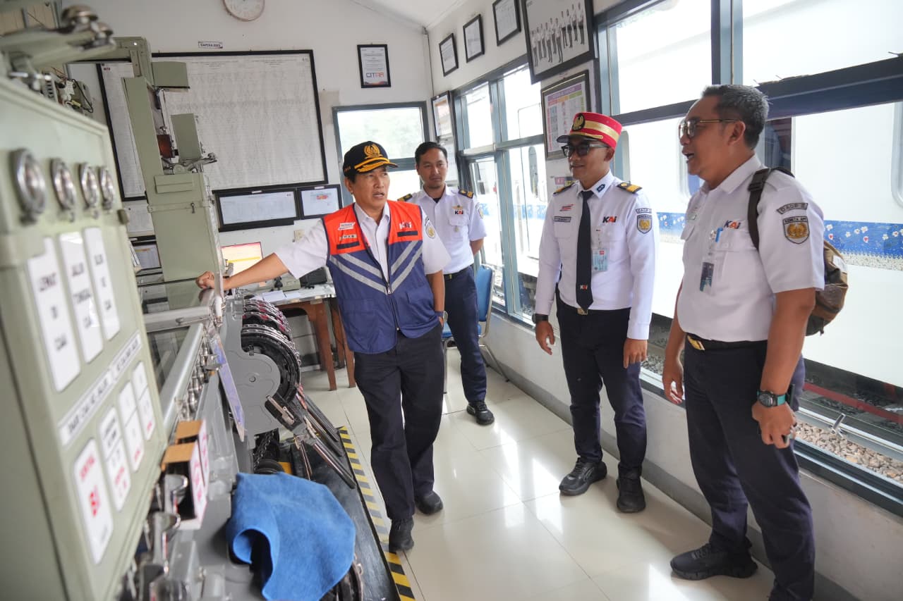 Jajaran Direksi KAI Pastikan Kesiapan Mudik Lebaran 2026 di wilayah Daop 2 Bandung