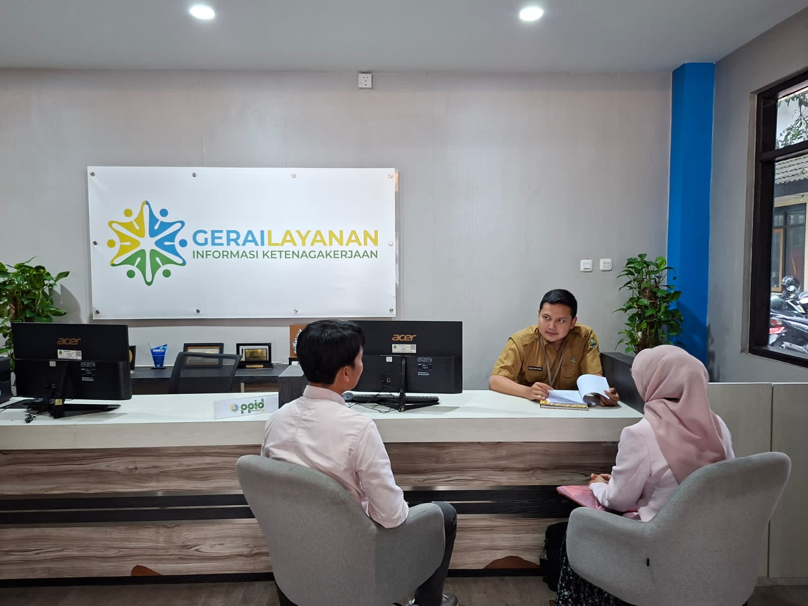 Pusing Soal THR, Hubungi Nomor Whatsapp Ini