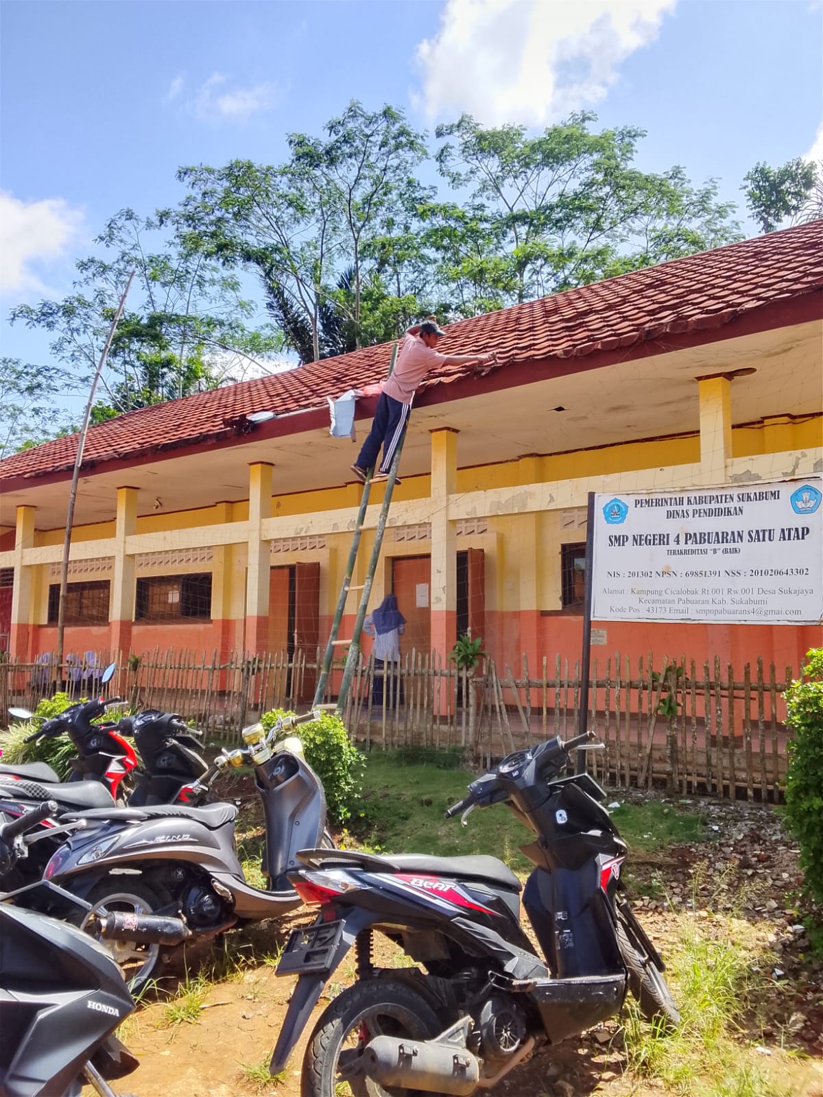 Bangunan SMPN 4 Pabuaran Disapu Angin, Pihak Sekolah Gerak Cepat Lakukan Perbaikan