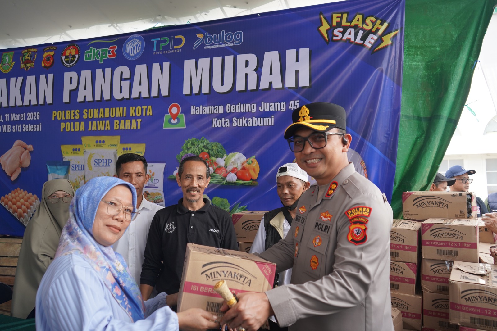 Warga Merasa Tertolong dengan Adanya Gerakan Pangan Murah yang Digelar Polres Sukabumi Kota