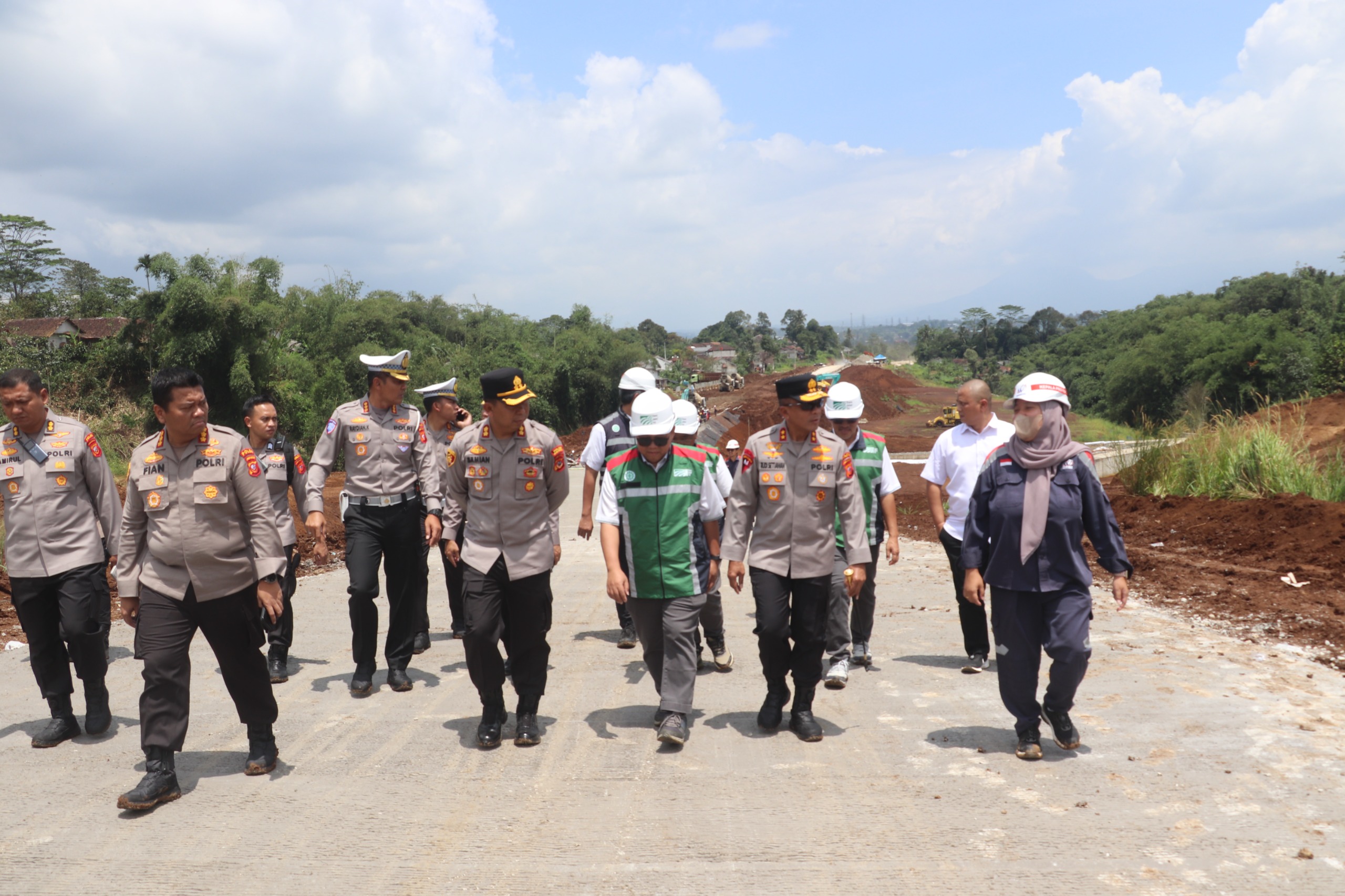 Jelang Mudik, Tol Bocimi Sukabumi Dikontrol Kapolda Jabar