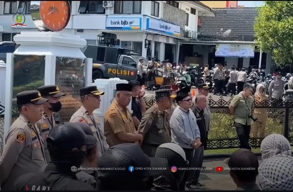 Tuntut Ketegasan Perda Miras, Garis Gelar Demo di Balai Kota Sukabumi