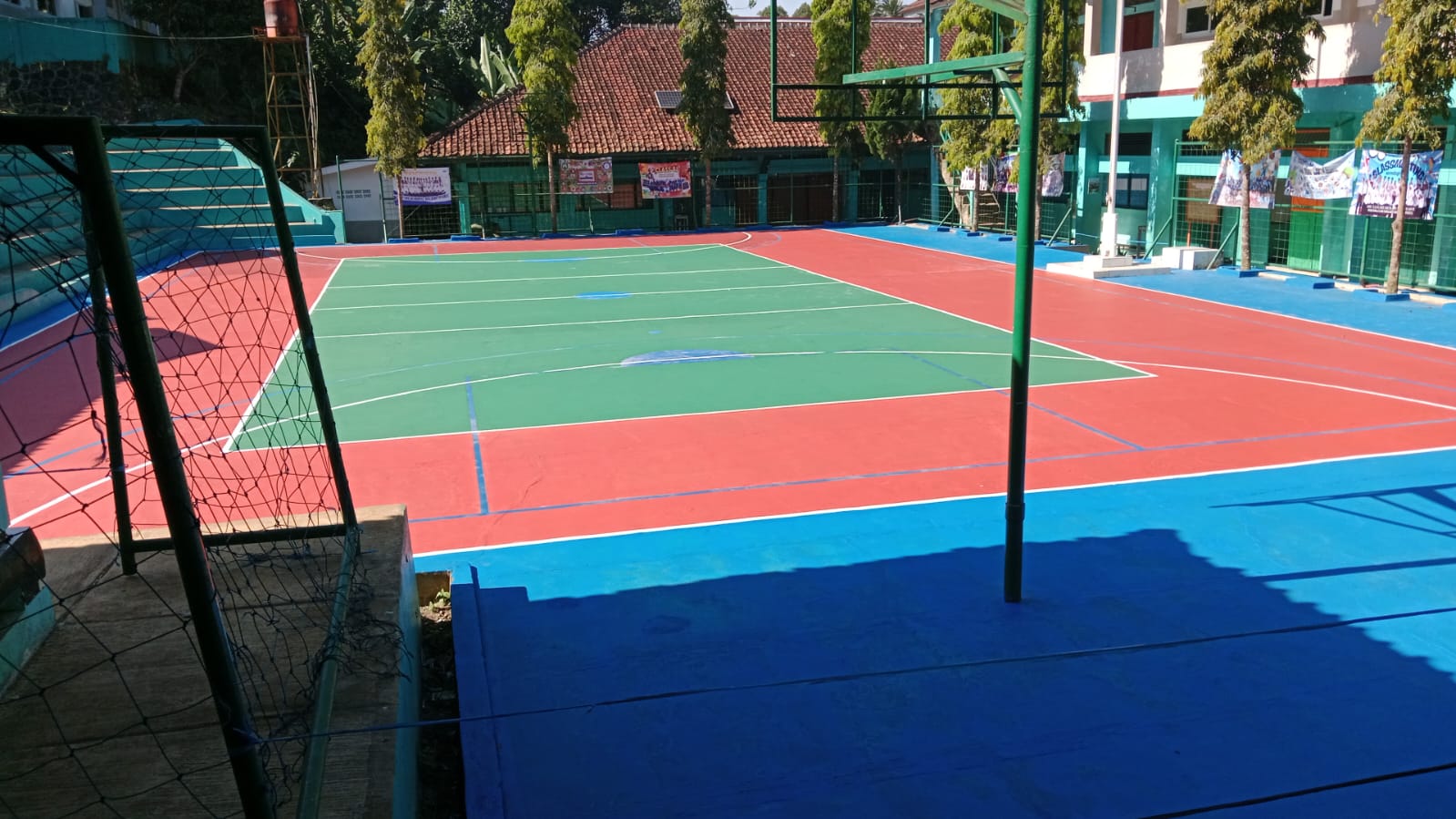 Perawatan Rutin Sarana Prasarana SMP Negeri 1 Cikidang: Mewujudkan Sekolah Nyaman Menuju Sekolah Unggulan