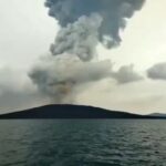 Hampir Bersamaan, Empat Gunung di Indonesia Sedang Meletus